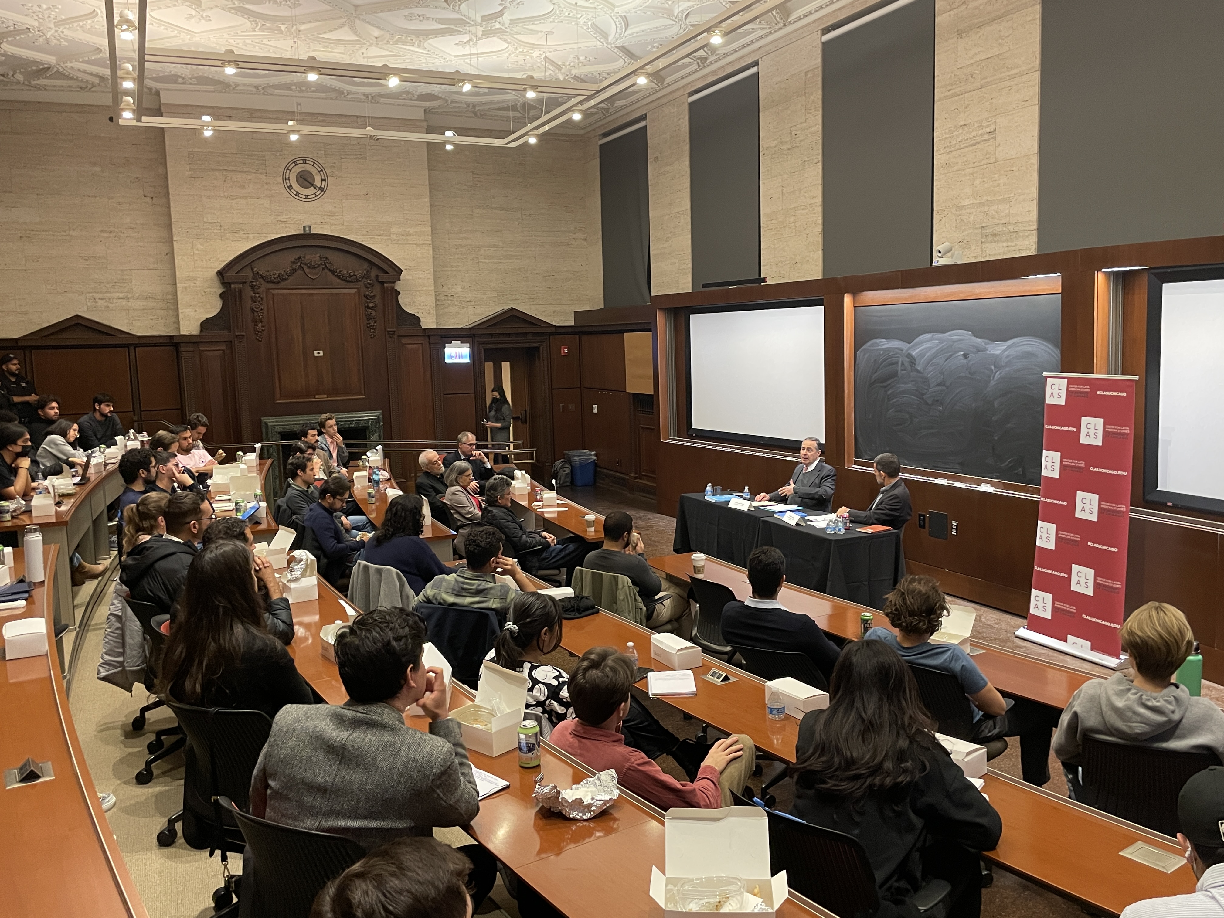 A photograph of students engaged in a course on the UChicago campus